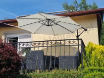 Aranżacja: Parasol ogrodowy na wysięgniku Lado 300