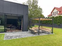 Aranżacja: Pawilon ogrodowy wolnostojący aluminium 3x3 Kirn Beż