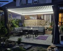 Aranżacja: Pergola 3x4 na taras z oświetleniem LED + zasłony i moskitiery Nefir 2.0 - Antracite