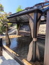 Aranżacja: Pergola altana metalowa 3,5x6z dachem Hardtop i zasłonami Hater - Woodlook