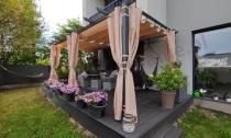 Aranżacja: Pergola ogrodowa 3x5,5 z materiałowym dachem i zasłonami Kirn beż