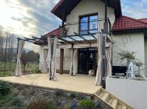 Aranżacja: Pergola ogrodowa 3x5,5 z materiałowym dachem i zasłonami Kirn beż