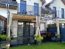 Aranżacja: Pergola ogrodowa 3x5,5 z materiałowym dachem i zasłonami Kirn beż