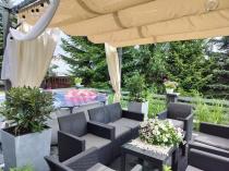 Aranżacja: Pergola ogrodowa metalowa Niro 3x3 z materiałowym dachem - Cream