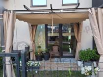 Aranżacja: Pergola ogrodowa stalowa Hiro 3x3 z zasłonami w zestawie