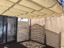 Aranżacja: Pergola ogrodowa z materiałowym dachem i zasłonami Kirn 2.0 4x4 Aluminium - Cream Wood
