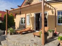 Aranżacja: Pergola ogrodowa z materiałowym dachem Kirn 3x4 Aluminium - Cream Wood