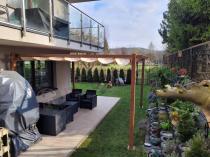 Aranżacja: Pergola ogrodowa z materiałowym dachem Kirn 4x4 Aluminium - Cream Wood