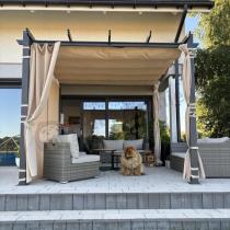 Aranżacja: Pergola ogrodowa z zasłonami 3x3 Kirn Beż