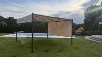 Aranżacja: Pergola tarasowa metalowa z kremowymi zasłonami Simi 4x4 - Cream