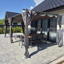Aranżacja: Pergola tarasowa wolnostojąca z zasłonami Niro 3x5,5 - Grey