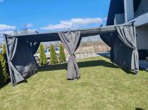 Aranżacja: Pergola tarasowa wolnostojąca z zasłonami Niro 3x5,5 - Grey