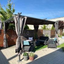 Aranżacja: Pergola tarasowa z zasłonami bocznymi 3x4 Niro - Grey
