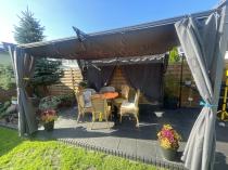 Aranżacja: Pergola tarasowa z zasłonami bocznymi 3x4 Niro 2.0 - Grey