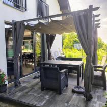 Aranżacja: Pergola wolnostojąca na taras z zasłonami 3x3 Kirn 2.0 Szary - stelaż aluminiowy
