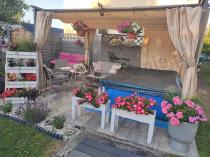 Aranżacja: Pergola wolnostojąca z zasłonami bocznymi 3x4 Niro - Cream