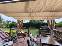 Aranżacja: Pergola wolnostojąca z zasłonami bocznymi 3x4 Niro - Cream