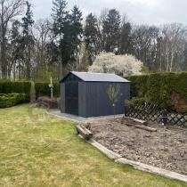 Aranżacja: Pojemny domek ogrodowy Keter Stronghold 10x11,5 Grey (10,6m2)