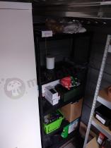 Aranżacja: Regał z 5 półkami Plus Shelf 75/5 75x32x177 cm