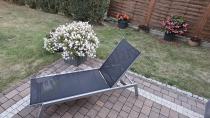 Aranżacja: Regulowany aluminiowy leżak ogrodowy Erebu - Black + Silver