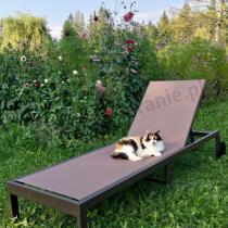 Aranżacja: Siatkowy leżak ogrodowy na kółkach Ahelo Brown