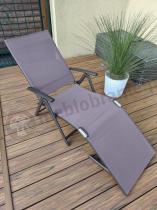 Aranżacja: Składany leżak ogrodowy z regulacją oparcia Kubu Brown