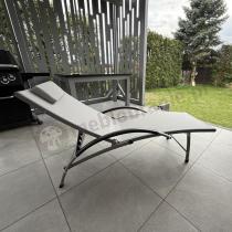 Aranżacja: Składany leżak ogrodowy z regulowanym oparciem Joko - Silver