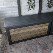 Aranżacja: Skrzynia na taras Keter Signature Deco 630 L Ashwood