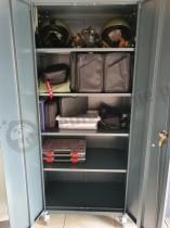 Aranżacja: Solidna szafa metalowa Hade na kółkach 1800 x 800 x 410 mm