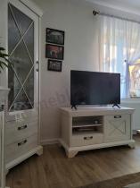 Aranżacja: Szafka RTV w stylu Prowansalskim Kashmir KSMT22 Pinia Biała 123 cm