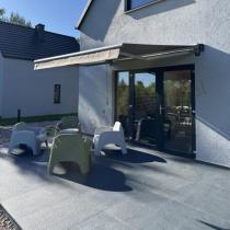 Aranżacja: Szara markiza na balkon Lea 295x250 - aluminiowy stelaż