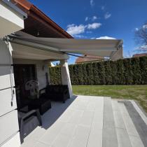 Aranżacja: Szara markiza na balkon Lea 295x250 - aluminiowy stelaż