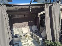 Aranżacja: Szara pergola ogrodowa z zasłonami 3x3 Niro - Grey