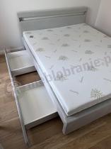 Aranżacja: Szare łóżko z podświetleniem LED na zagłówku Fria 160x200 cm