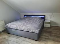 Aranżacja: Szare łóżko z zagłówkiem z ledami Fria 180x200cm