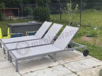 Aranżacja: Szary leżak z kółkami na taras Ahelo - Silver