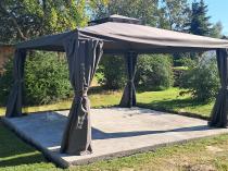 Aranżacja: Szary pawilon do ogrodu 4x4 z moskitierą i zasłonami Okapi Max