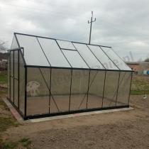 Aranżacja: Szklarnia ogrodowa poliwęglanem 4mm i aluminiowym stelażem 370x250 cm - czarny