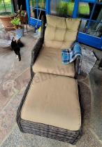 Aranżacja: Technorattanowy komplet mebli ogrodowych z sofą, 2 regulowanymi fotelami i 2 pufami - Fiorento Brown Polywood