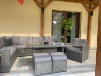 Aranżacja: Technorattanowy narożnik Cofete Dark Grey stół, pufy + 1 fotel