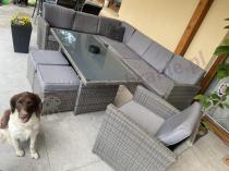 Aranżacja: Technorattanowy narożnik Cofete Dark Grey stół, pufy + 1 fotel