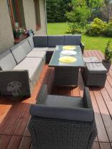 Aranżacja: Technorattanowy narożnik Cofete Dark Grey stół, pufy + 1 fotel