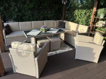 Aranżacja: Technorattanowy narożnik Cofete Plus Natural stół, pufy + 2 fotele