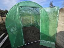 Aranżacja: Tunel foliowy metalowy 2x3m z metalowymi drzwiami – zielony