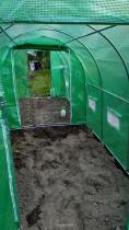 Aranżacja: Tunel foliowy metalowy 2x3m z metalowymi drzwiami – zielony