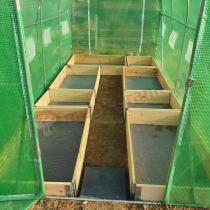 Aranżacja: Tunel foliowy metalowy 2x4m z metalowymi drzwiami – zielony