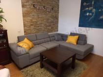 Aranżacja: Welurowa jasnoszara rogówka do salonu z funkcją spania Anton 275x202 prawy