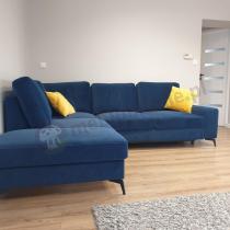 Aranżacja: Welurowy narożnik z funkcją spania Flavio Slim granatowy 255x214cm lewy