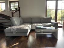 Aranżacja: Welurowy narożnik z funkcją spania Flavio Slim jasnoszary 255x214cm lewy