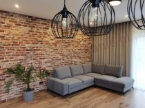 Aranżacja: Welurowy narożnik z funkcją spania Flavio Slim jasnoszary 255x214cm prawy